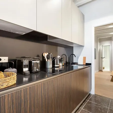 Bright Cosy 2-bed Apt In Paris, Sleeps 4